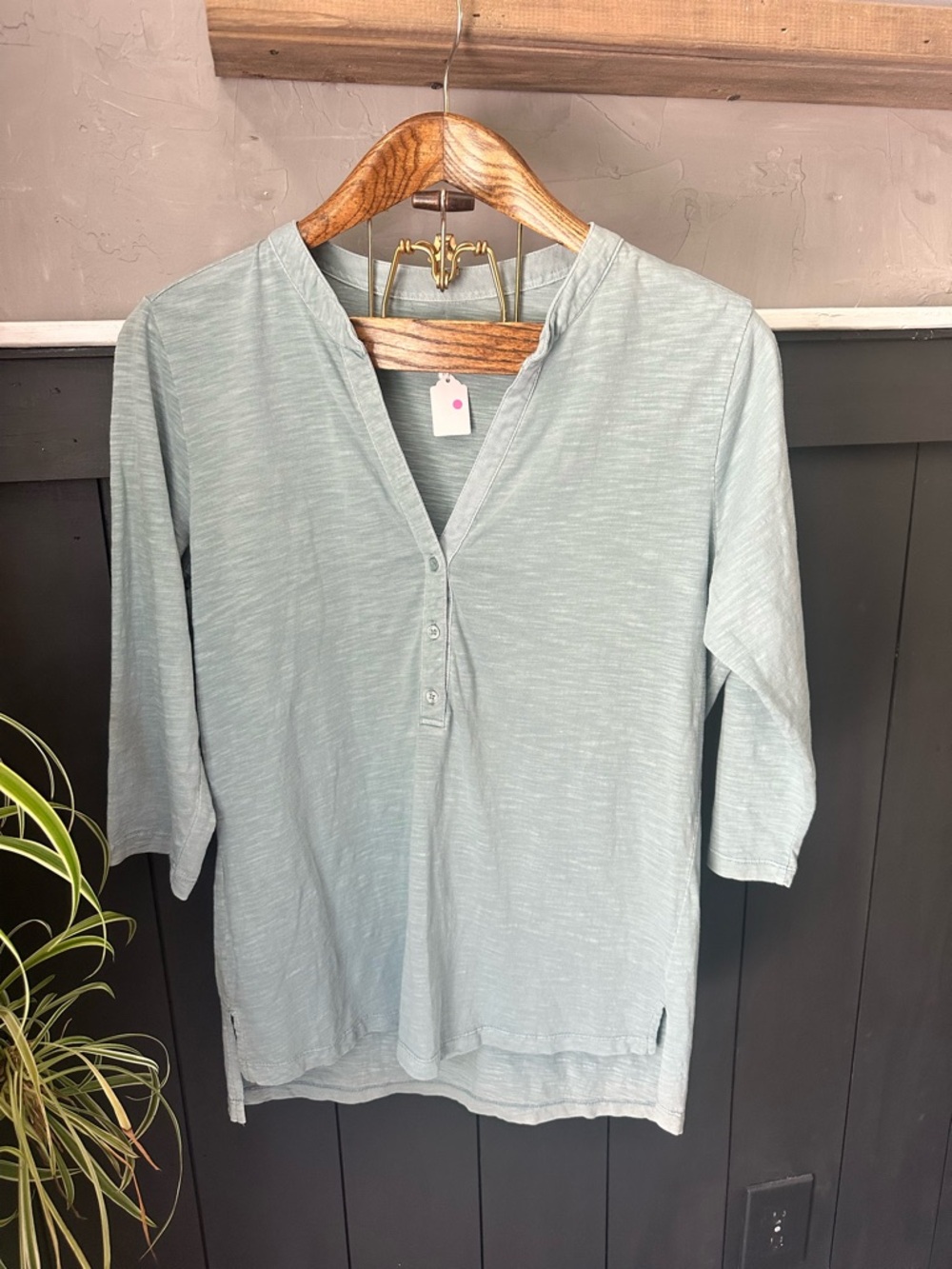 Charles River Apparel Sage Blue Henley Top Size‎ M 3/4 Sleeve Lightweight Top